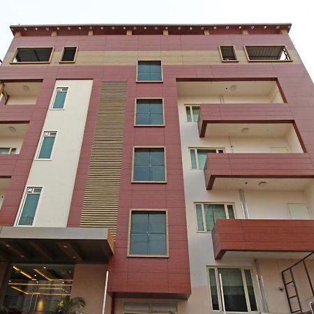 Capital O 4535 Hotel Uma Palace Váránaszi Kültér fotó