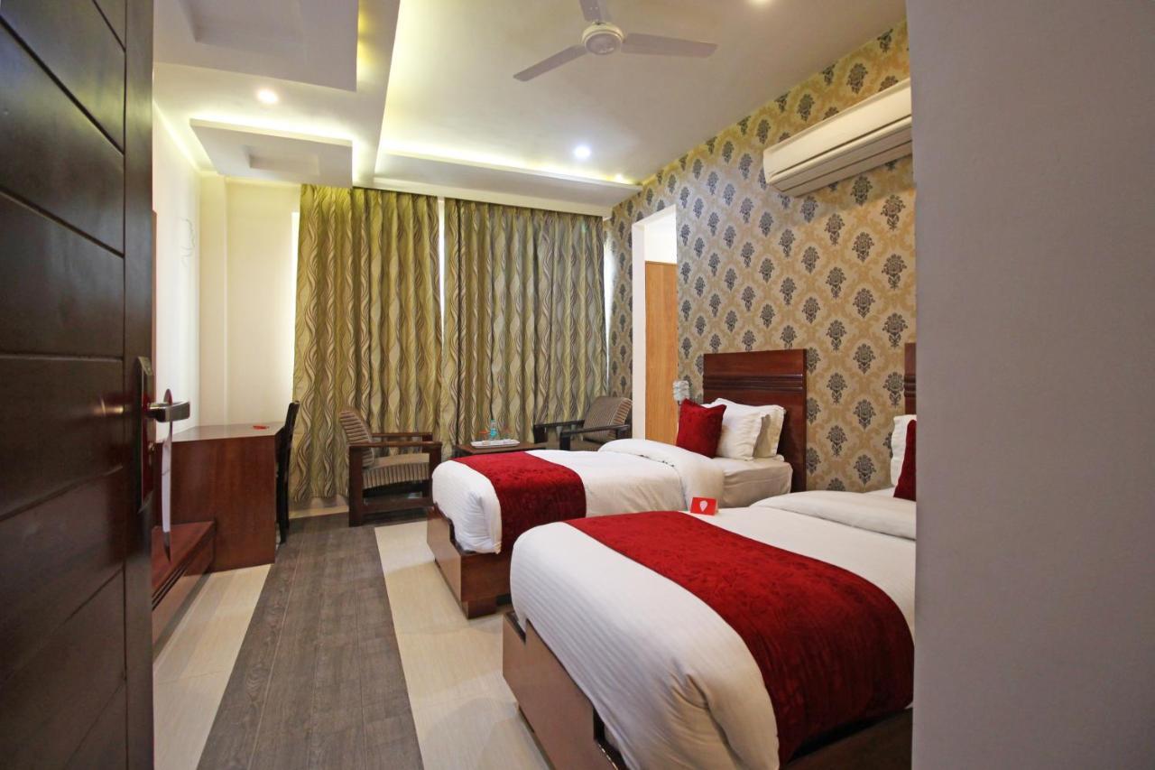 Capital O 4535 Hotel Uma Palace Váránaszi Kültér fotó