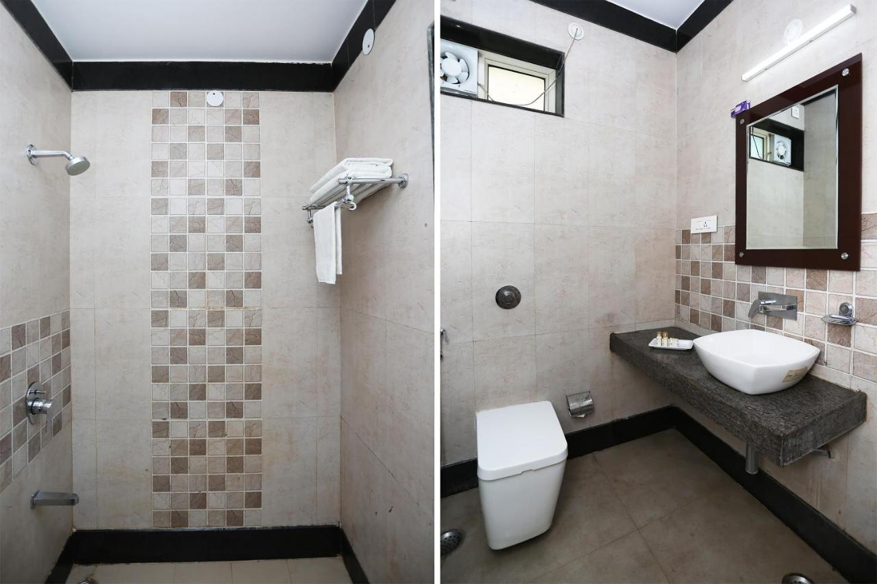 Capital O 4535 Hotel Uma Palace Váránaszi Kültér fotó